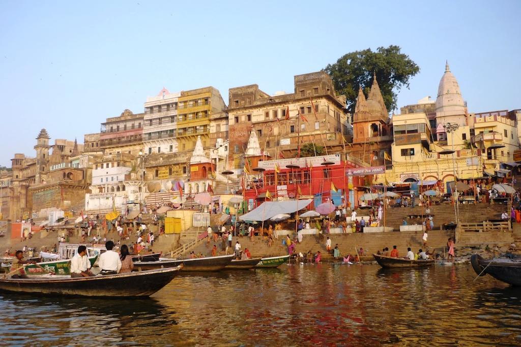 P G On Ganges Varanasi Exterior foto